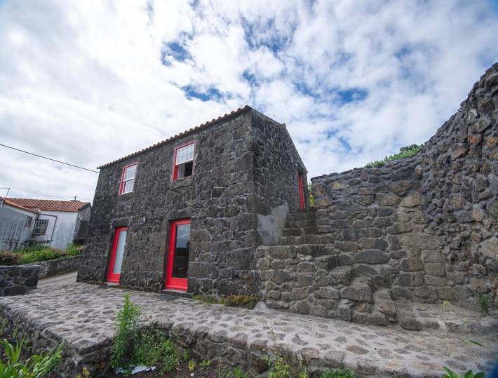 Entire apartment, Apartment 'Ribeirinha 94' with Sea View and Wi-Fi in Ribeirinha (Lajes do Pico), Pico (Azores)