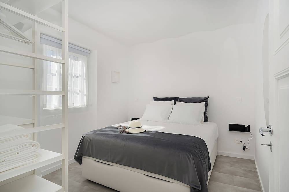 Apartamento inteiro, Stylish & Luminous, 2 Queen Size Beds, Historic Centre W/terrace in Évora, Distrito de Évora