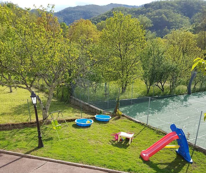 Gîte pour 13 personnes, avec jardin ainsi que terrasse et piscine à Saint-Pierre-de-Colombier - 3