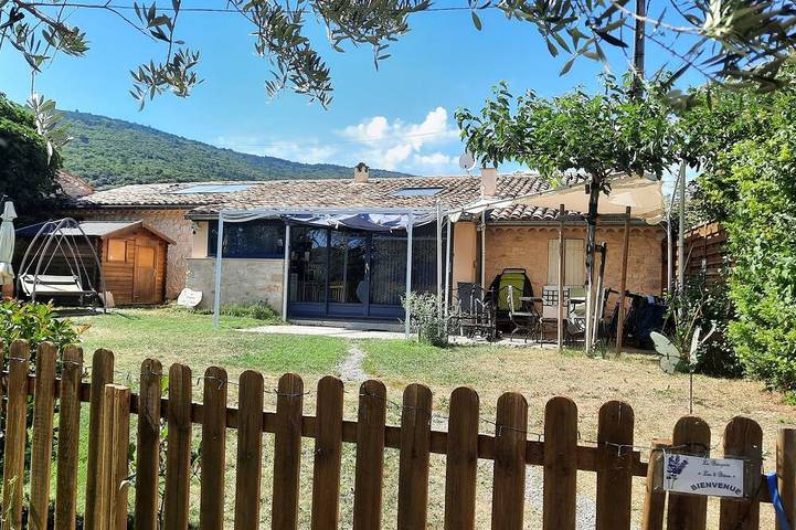 Ferienhaus für 6 Personen, mit Terrasse und Garten in Sault