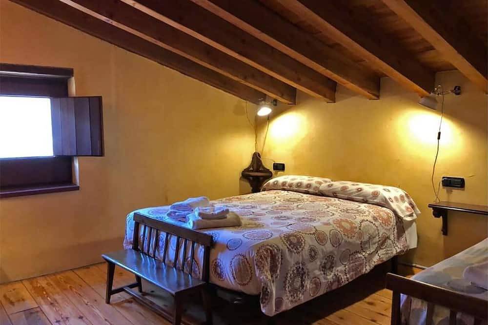 Casa rural en el Valle de Pardines. Ribes de Freser. Ripollès, Pirineos Girona in Pardines, Pirineo Catalan