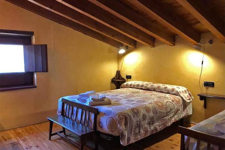 Gîte pour 10 personnes, avec jardin et balcon à Pardines - 2