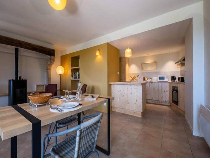 Gîte pour 4 personnes, avec piscine et jardin, adapté aux familles dans Les Salces - 2