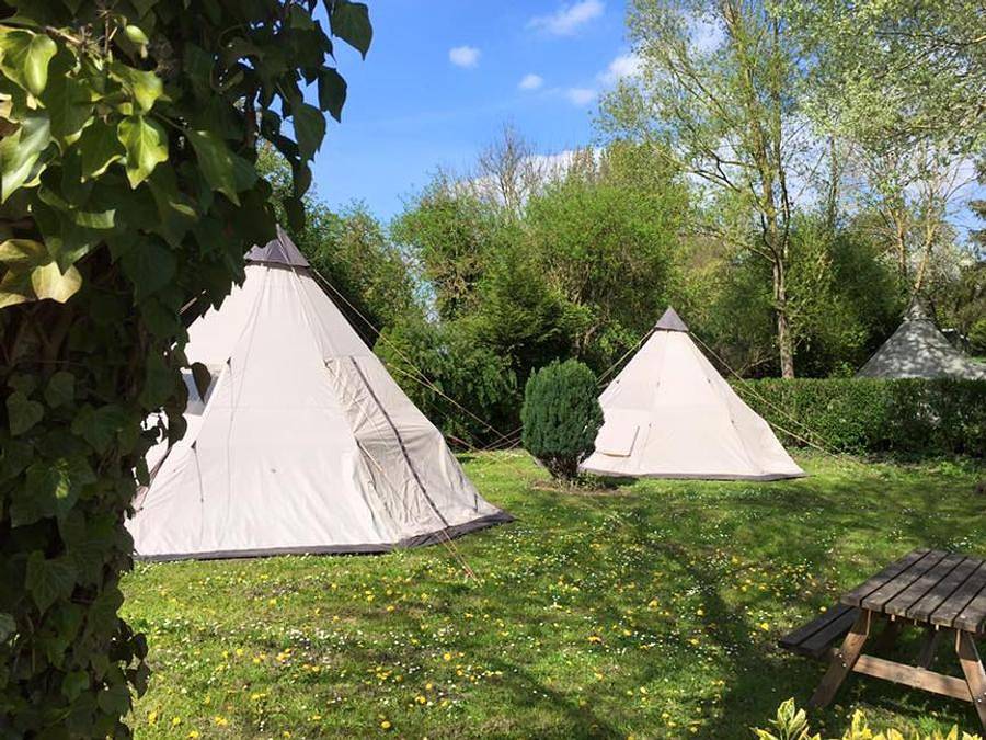 Flower Camping de la Trye - Tente 2 personnes - 01-Tipi Davy Crockett 18m2 (1ch - 1/8pers.) + kit prêt à camper - prix pour 2 personnes in Bresles, Oise