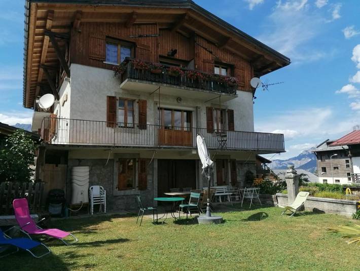 Gîte pour 5 personnes, avec vue et jardin, animaux acceptés dans Office De Tourisme De Combloux