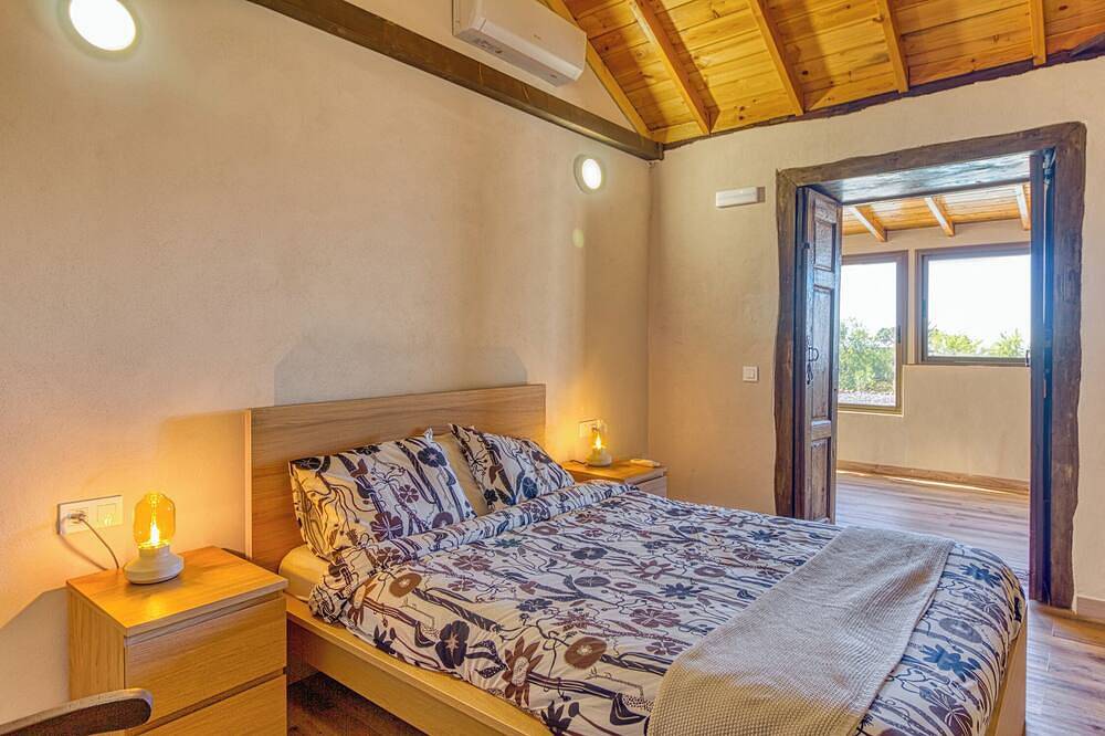 Casa Nazaret | Casa canaria con piscina y jacuzzi en Puntagorda, La Palma in El Pino (La Palma), Puntagorda