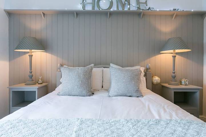 Hafan Nefyn - sleeps 8 guests  in 4 bedrooms in Nefyn, Gwynedd