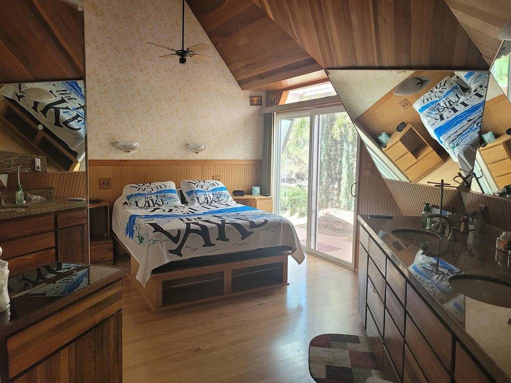 Picturesque sunset views perfect for couples, families and fishermen in California North Coast