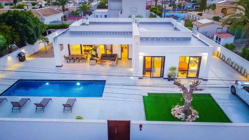 Casa de vacaciones para 8 personas, con Balcón y Terraza además de Jardín y Piscina para niños en La Torreta