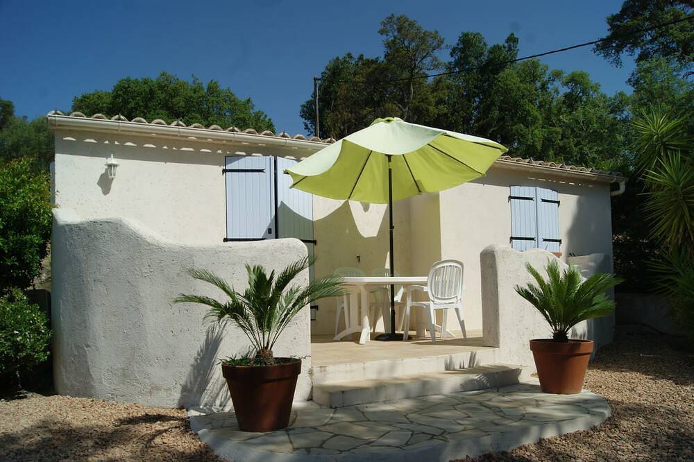 Mini Villa A 5 Mn De Porto Vecchio  4 Pers Avec Piscine  Partagee in Porto-Vecchio, Arrondissement de Sartène