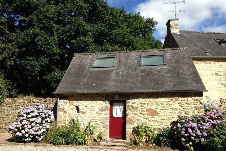 Gîte pour 2 personnes, avec terrasse à Saint-Gilles-Pligeaux