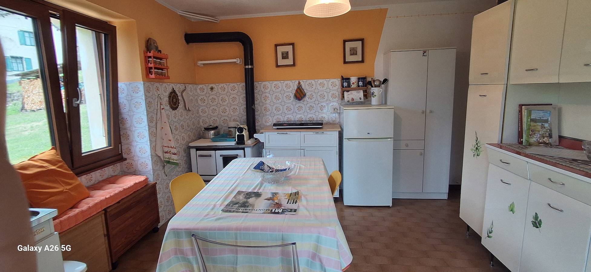 Apartamento entero, Apartamento vacacional 'Il Melo' con vistas a la montaña y jardín compartido in Trasquera, Verbano-Cusio-Ossola