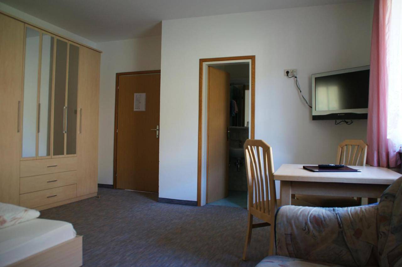 Single Room with Bathroom in Oberplars, Algund