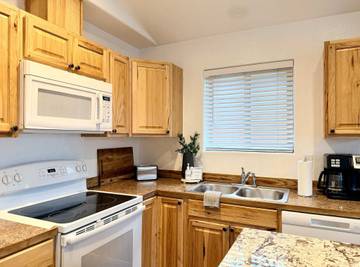 Vacation Rental for 4 Guests in Coeur d'Alene, Coeur d'Alene National Forest, Picture 2