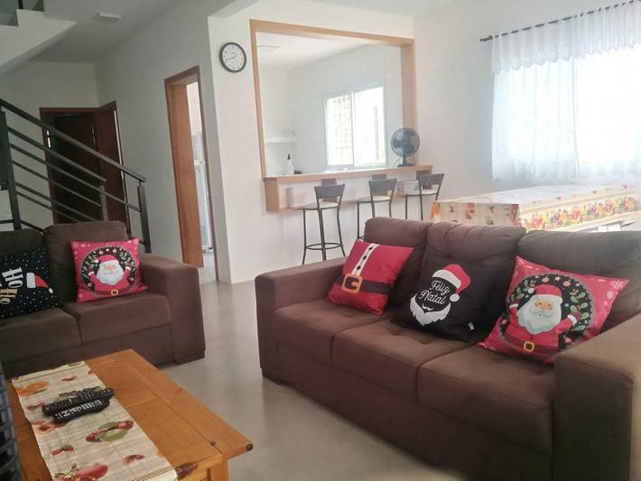 Casas e apartamentos de temporada para 8 pessoas, com jardim e vista, com animais de estimação na Praia Daniela