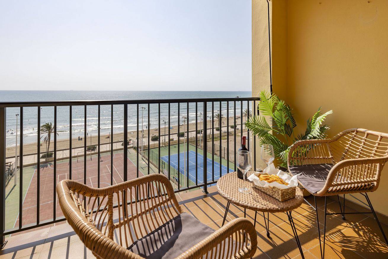 Apartamento entero, Travel Habitat Port Saplaya terraza con vistas al Mar in Alboraya, Costa de Valencia