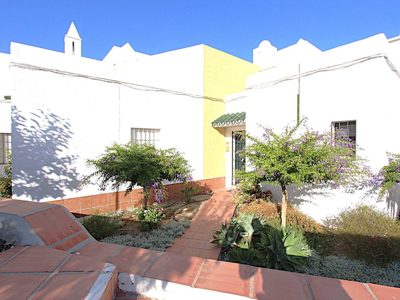 Villa 'Casablanca 7 Nerja' with Sea View, Wi-Fi and Air Conditioning in Casablanca Urbanization, Nerja