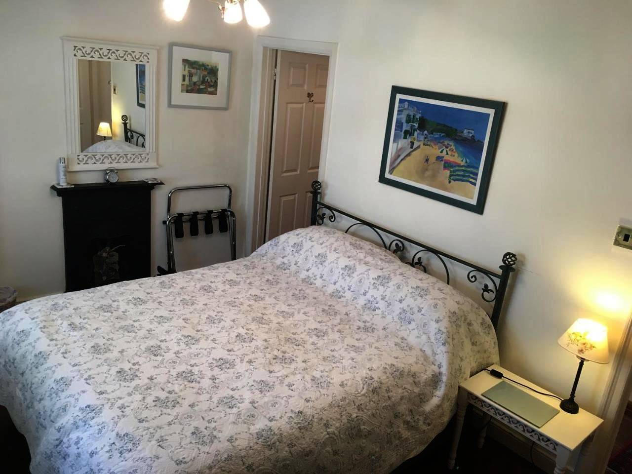 Southford House (Room Only) in Dartmouth, Devon
