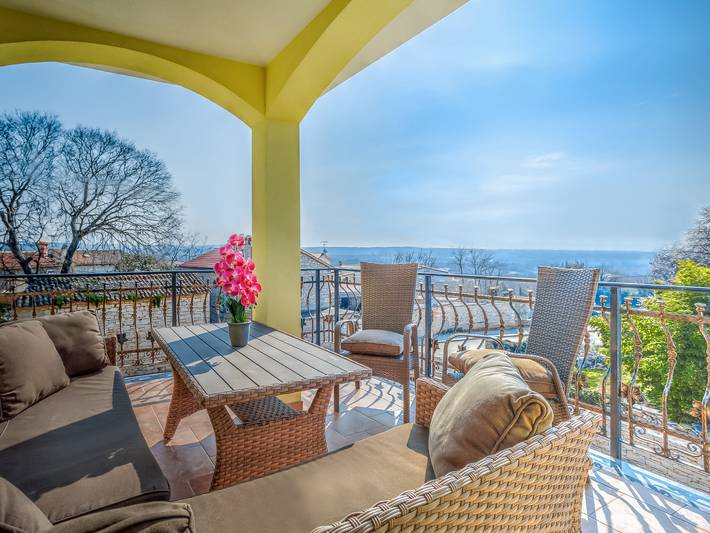 Ferienwohnung für 6 Personen, mit Garten und Terrasse sowie Kinderpool in Umag und Umgebung - 2