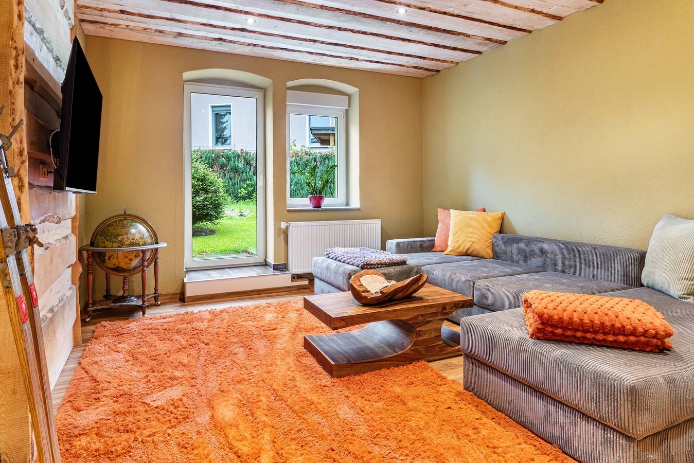 Ganze Wohnung, Apartment im "Herrenhaus Auerbach oberen Teils" - mit Pool,Terrasse, Garten und Wlan in Auerbach, Chemnitz und Umgebung