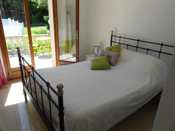 Chambre d’hôte pour 2 personnes, avec terrasse à Roquefort-les-Pins