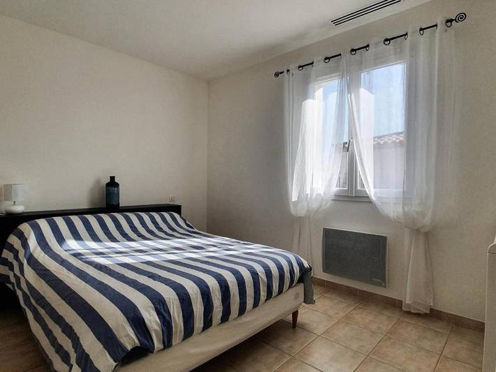 Location de vacances pour 5 personnes, avec terrasse ainsi que jardin et piscine à Aigues-Vives (Hérault) - 4