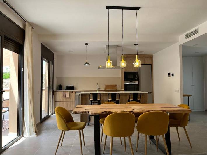 Apartamento para 6 personas, con Terraza además de Jardín y Vistas en La Riera