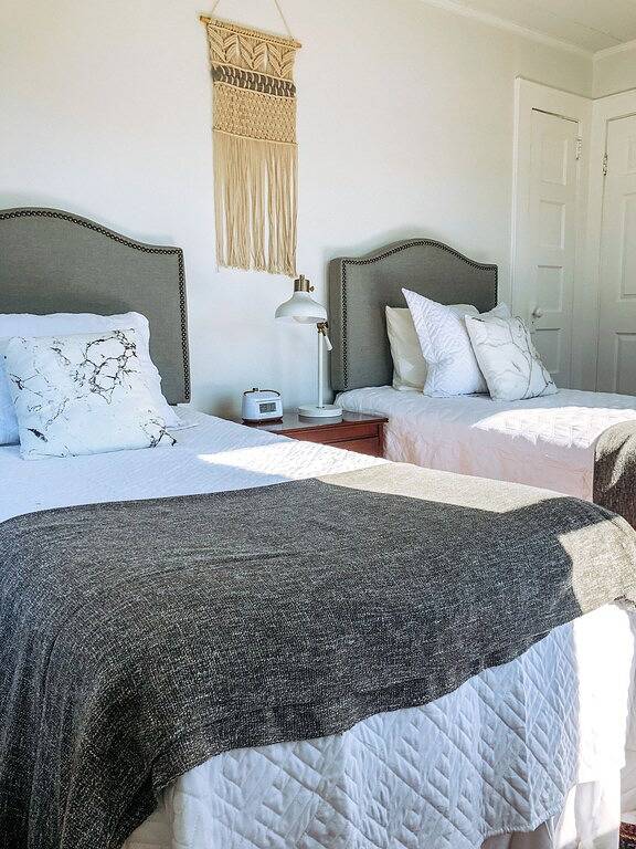 3Br on Main Street ★ Downtown Belmont ★ 5 Min Walk in Gaston County