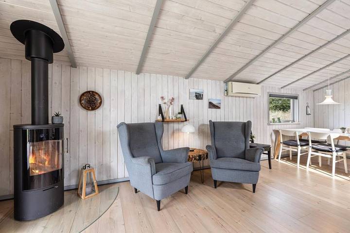 Holiday home in Blåvand, just 350 metres from the beach, dogs welcome in Blavand, Varde Region