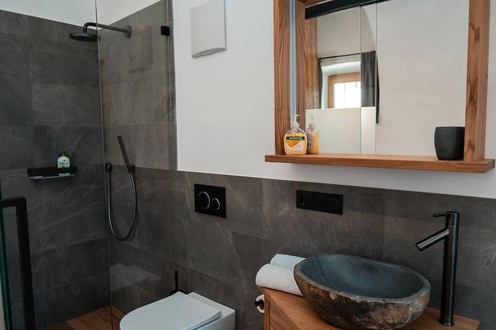Historic Chalet Neuhaus - mit Open Air Jacuzzi & Infrarotsauna! in St. Sigmund, Kiens