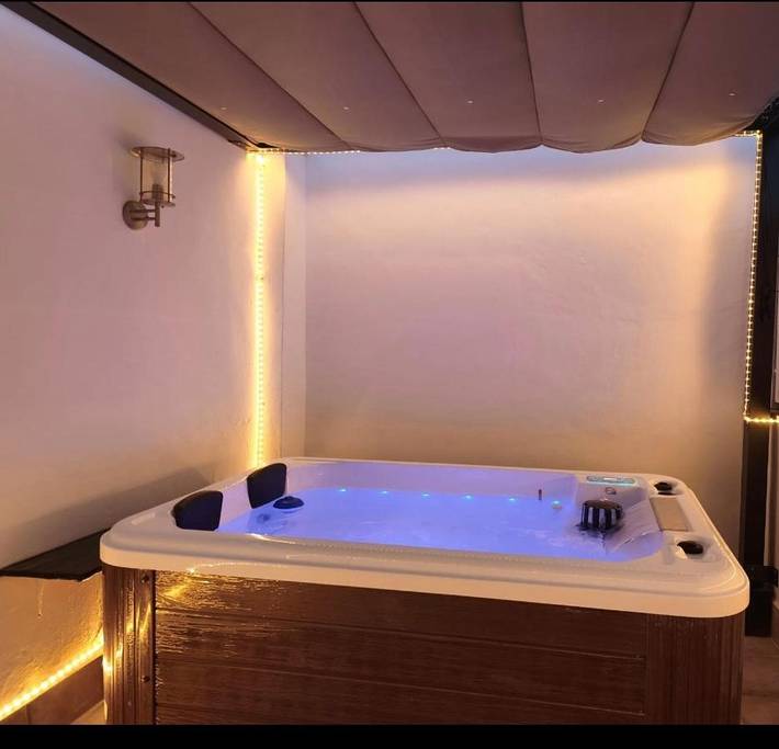 Apartamento de vacaciones para 5 personas, con balcón y jacuzzi, Familias con niños - 1