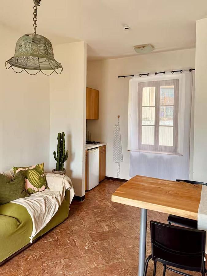 Ferienwohnung für 2 Personen, mit Balkon und Terrasse sowie Seeblick und Ausblick