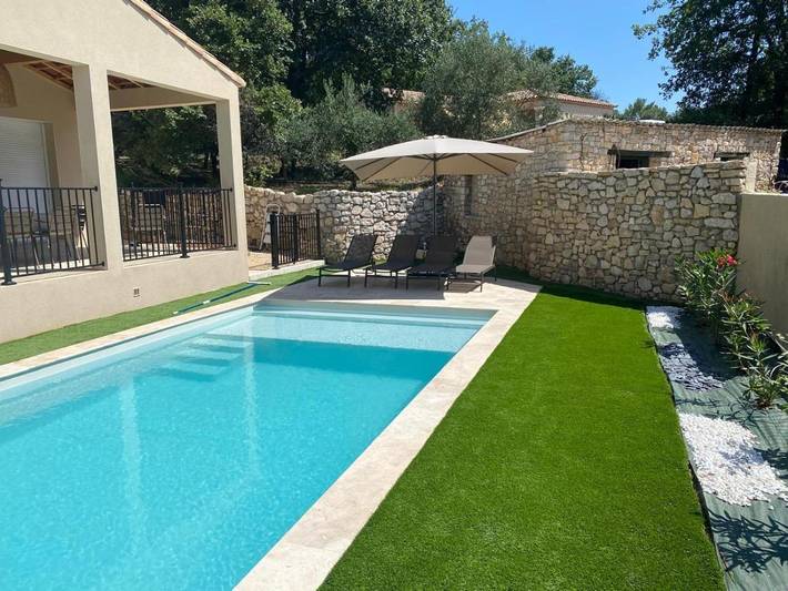 Location de vacances pour 6 personnes, avec terrasse et piscine, adapté aux familles à Aubussargues - 2