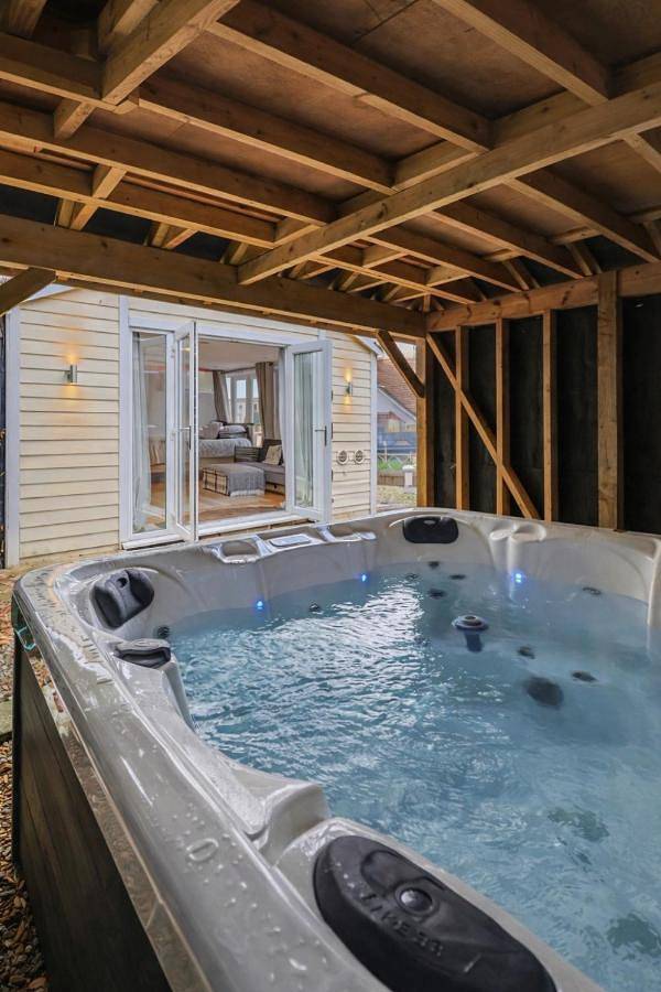 Holiday home for 2 people, with hot tub and garden - 1