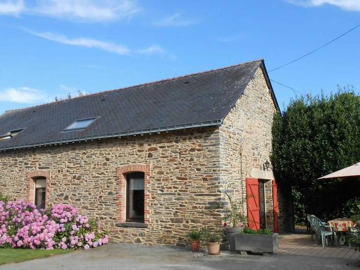 Gîte pour 7 personnes, avec Terrasse et Jardin dans Le Dresny