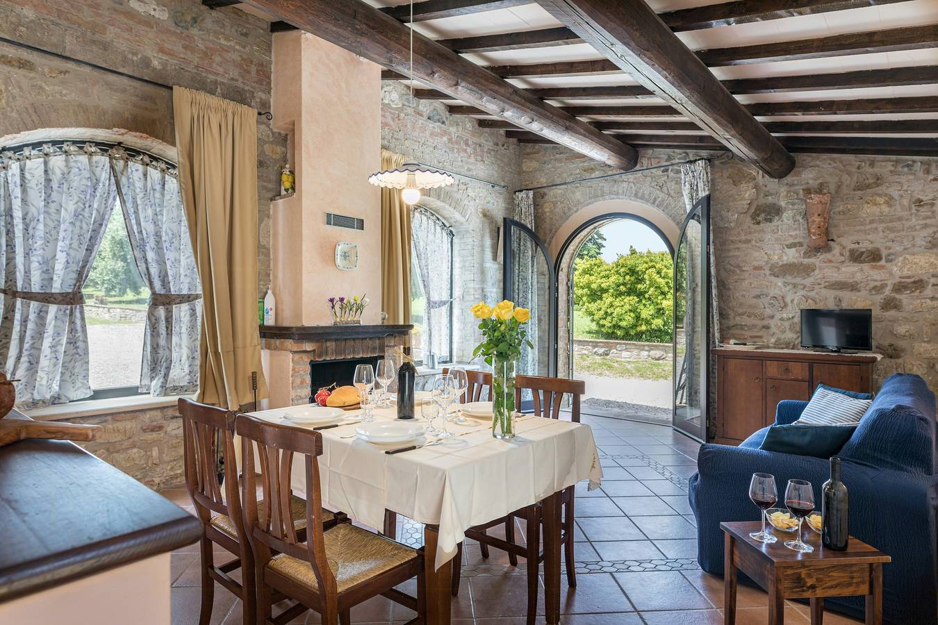 Hel lejlighed, Lejlighed med pool og udsigt over cypresser in Cetona, Siena Provinsen