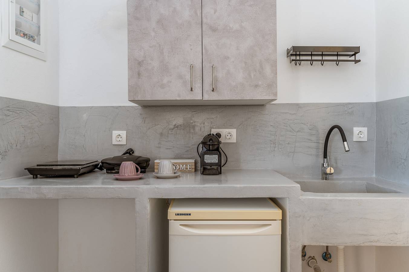 Ganzes Studio, Einzimmerapartment 'Kleris Apartment 10 Tinos' mit Bergblick, Wlan und Klimaanlage in Tínos