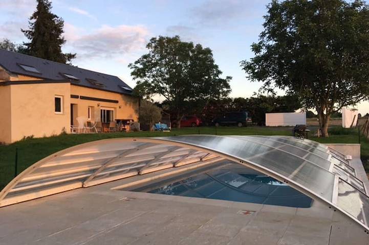Location de vacances pour 13 personnes, avec Jacuzzi et Terrasse ainsi que Jardin et Sauna à Chemillé-sur-Dême