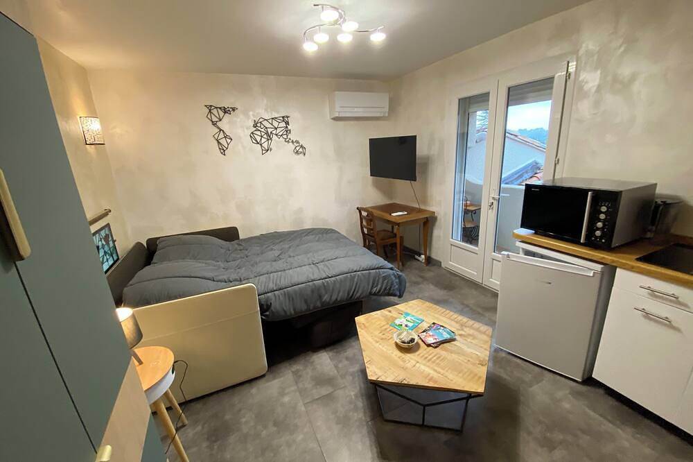 Entire apartment, Furnished flat ** in Sommières in Sommières, Nimes region