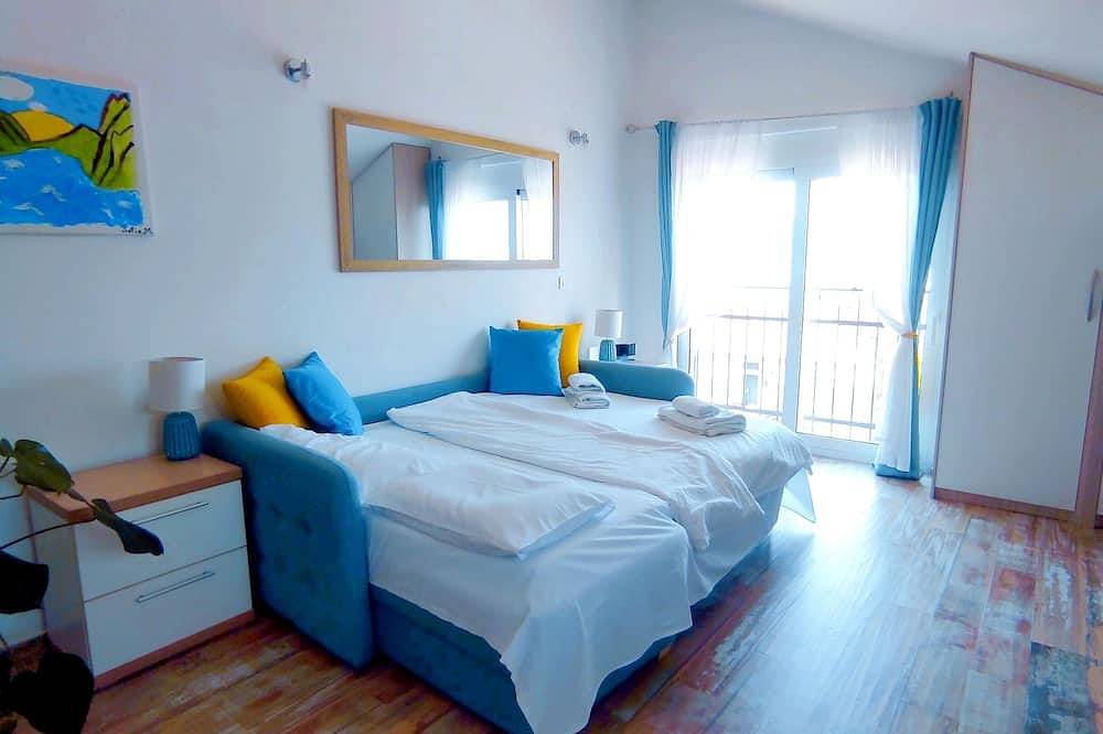 Ganze Wohnung, ❤️Bayview Studio & Parkplatz Panorama Meerblick 50% Rabatt idealer freiberuflicher Hub in Tivat, Boka Kotorska
