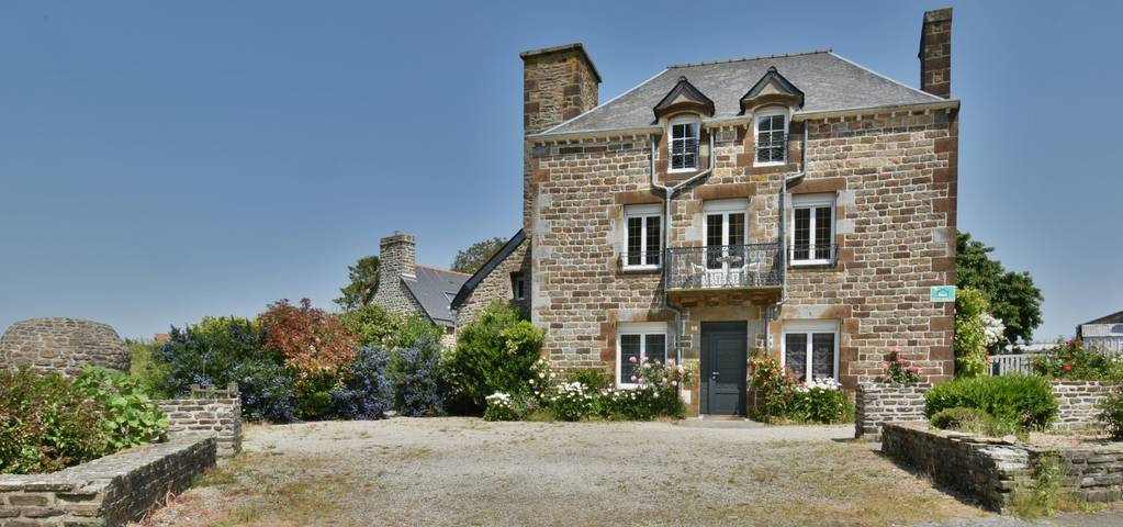 Gîte pour 6 personnes, avec jardin et terrasse, animaux acceptés à Sains