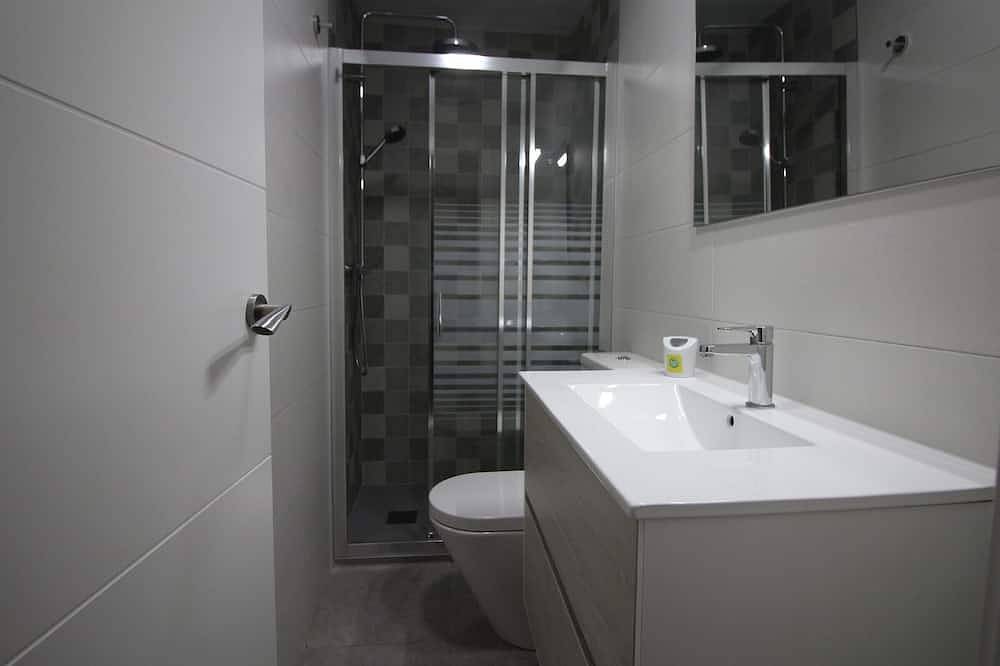 Entire apartment, Grifeu 6 - Apartamento situado muy cerca de la playa de Cap Ras, para 6 personas in Platja Grifeu, Upper Empordà