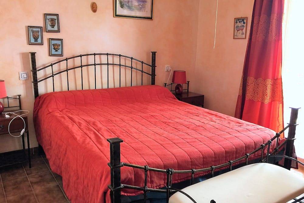 Apartamento entero, Casa Mireilla - Apartamento con perfectas vistas al mar y piscina privada in El Mas Fumats, Roses
