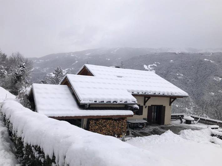 Location de vacances pour 2 personnes, avec terrasse ainsi que vue et jardin à Les Chapelles - 4