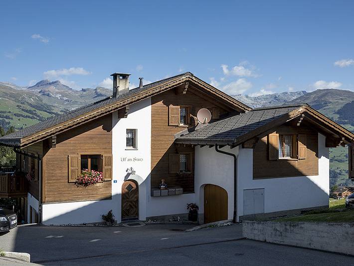 Ferienwohnung für 2 Personen, mit Balkon in Obersaxen