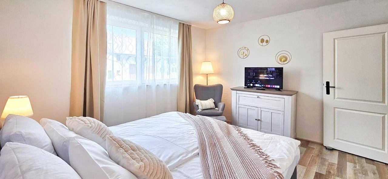 Appartement entier, Apartment Südwind - Beautiful premium apartment with 2 bedrooms near Rhine Falls & Zurich Airport in Klettgau in Klettgau, Hautes Forêts-Noires