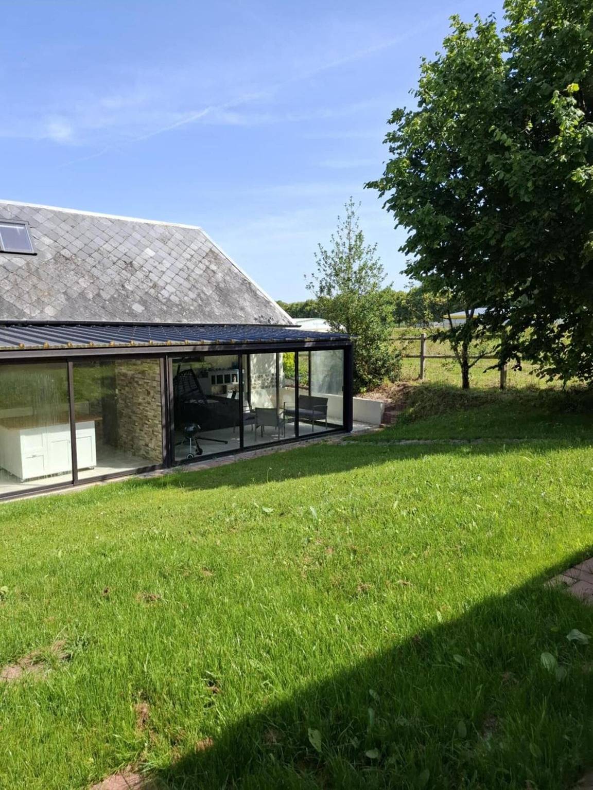 Gîte Ressources : Jacuzzi, terrasse privée & jardin in Sainte-Honorine-du-Val-de-Seine, Région du Havre