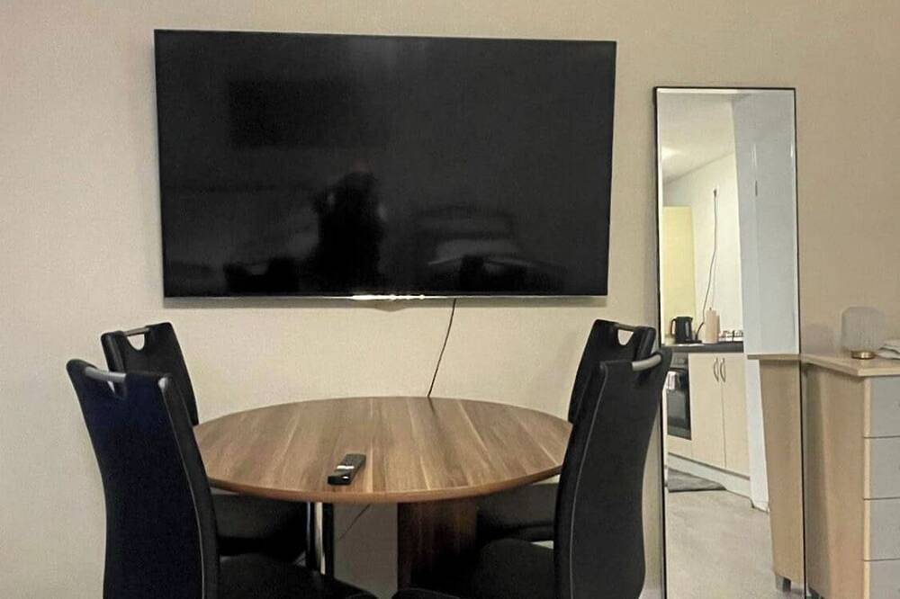 Ganze Wohnung, Ferienwohnung Panoramablick, 5 min von Badewelt Sinsheim+ Prezero Arena Entfernt in Sinsheim, Kraichgau