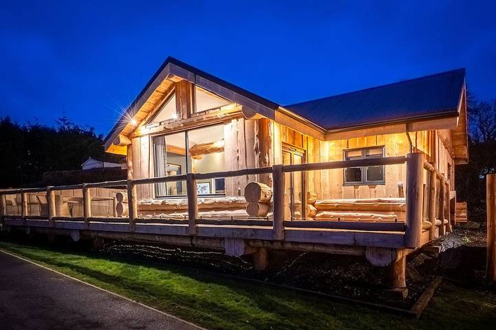 Cottage for 4 people, with hot tub and sauna as well as garden in Addingham