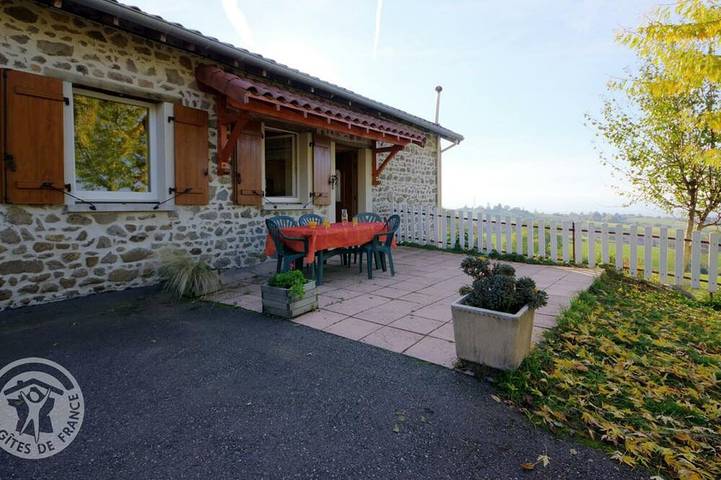 Gîte pour 4 personnes, avec jardin, animaux acceptés dans la Loire